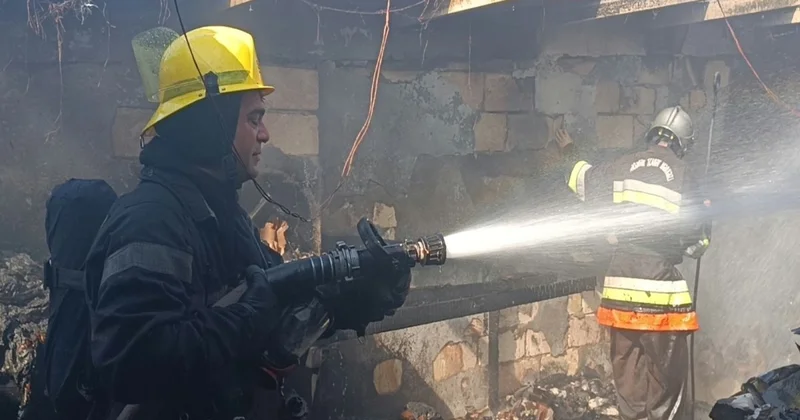 FHN: Lökbatanda anbarda yanğın olub FOTOLENT