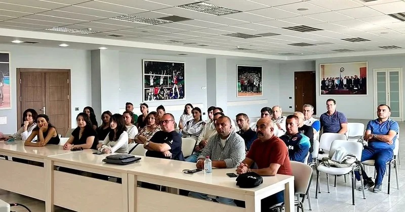 AVF yeni mövsüm öncəsi 35 ə yaxın hakim üçün seminar keçirib FOTO