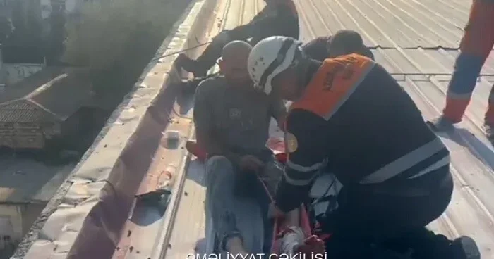Damda köməksiz vəziyyətdə qalan şəxs xilas edildi