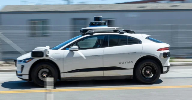 “Waymo”nun robotaksiləri Kanadaya gəlir