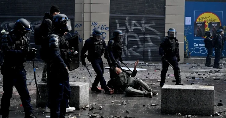Parisdə etirazlar zamanı 855 nəfər həbs edilib BFMTV