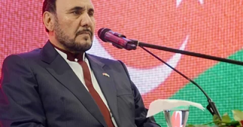 İmam Əli yəhudinin üzüm bağını sulayıb oradan aldığı pulu evinə aparmırdımı?