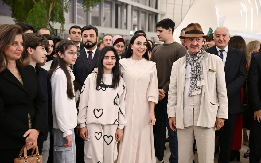 “Yer kürəsi uşaqların gözü ilə”: Heydər Əliyev Mərkəzində fotosərgi açıldı FOTOLAR