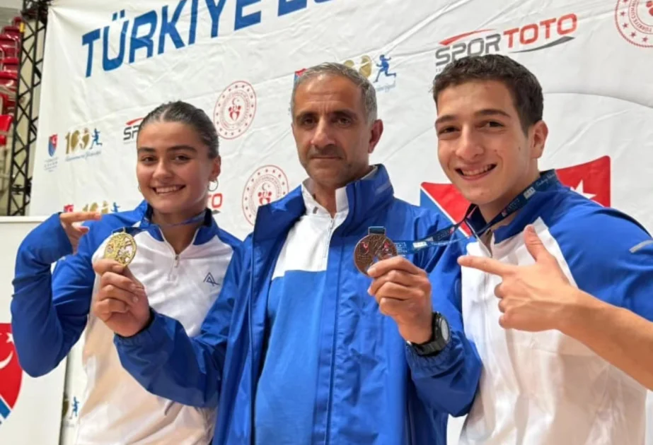 Azərbaycan qılıncoynadanları beynəlxalq turnirdə 2 medal qazanıblar AZƏRTAC