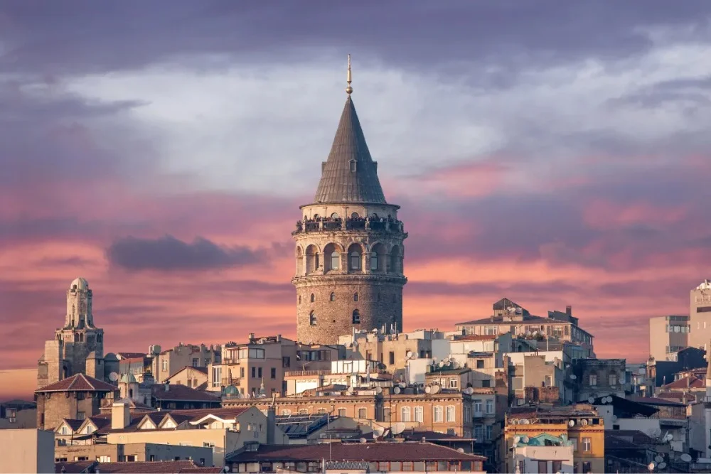 İstanbulun simvolu Qalata Qülləsi FOTO Doğru Xəbərlər