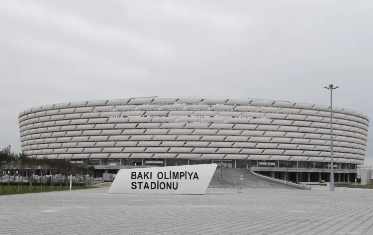 Maşını qaçırıb Olimpiya Stadionuna daxil olmaq istədi