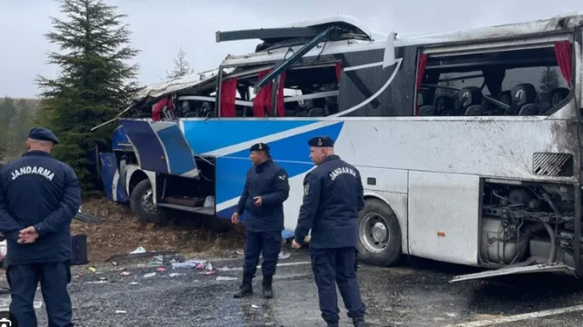 Türkiyədə sərnişin avtobusu aşdı Ölən və yaralanan var (VİDEO)