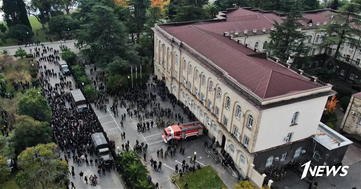 Оппозиция согласилась, чтобы обязанности главы Абхазии исполнял вицепрезидент Новости