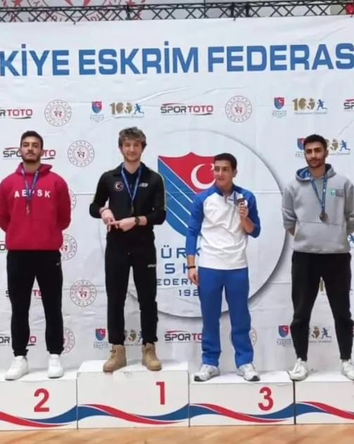 Azərbaycan qılıncoynadanları beynəlxalq turnirdə 2 medal qazanıblar