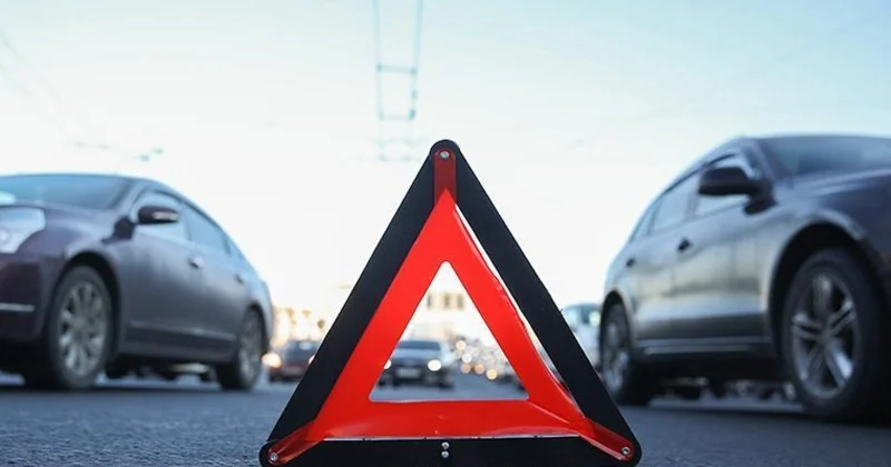 Mercedes lə toqquşan QAZel yandı Xəsarət alan var