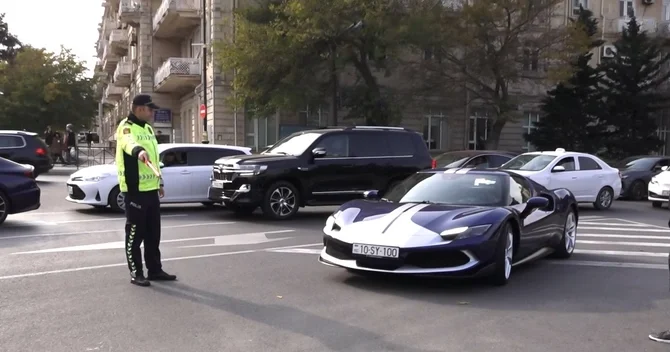 50 manat cərimələnən 850 min manatlıq Ferrari sürücüsü Mirhafiz Seyidovun oğlu imiş