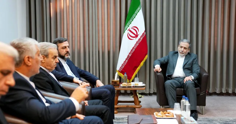 Əraqçi Xəzəryanı ölkələr üzrə səfirləri bir araya topladı