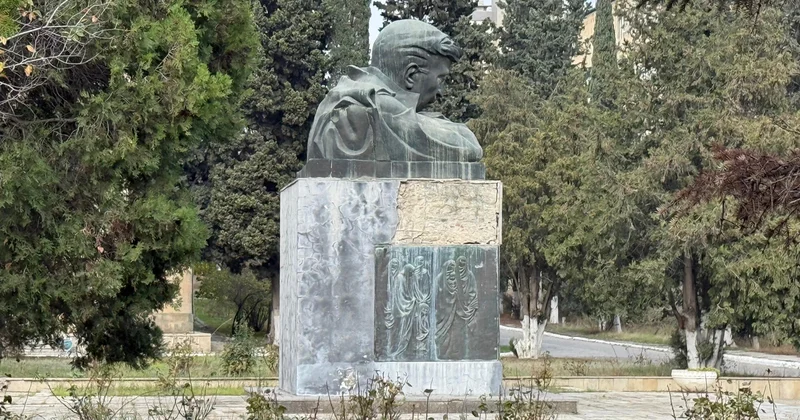 Cəfər Cabbarlının bərbad hala düşən abidəsi niyə təmir edilmir?