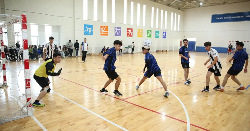Bakı Ali Neft Məktəbində futzal çempionatı keçirilib FOTO