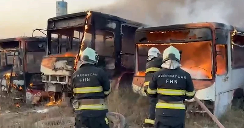 Məmmədli kəndində 4 yararsız avtobus yanıb VİDEO