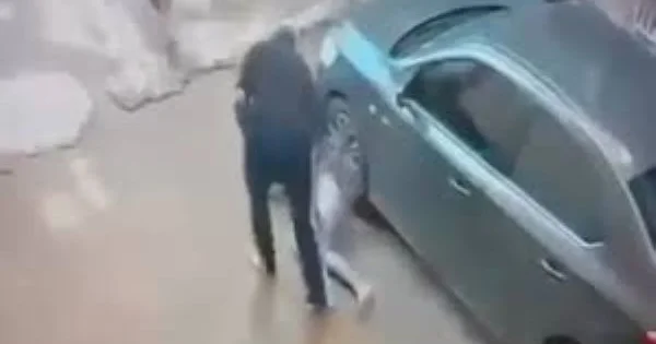 Bacısı ilə yataqda tutdu və... Türkiyədə lüt küçəyə qaçan gənc öldürüldü (VİDEO)