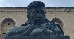 В создаваемом Кинопарке сохранят и обновят памятник Джаббарлы