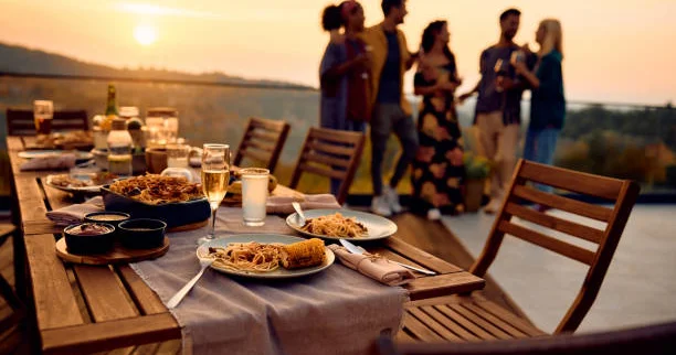 Ayağını bişirib dostlarına yedirdi... Dedikləri dəhşətə gətirdi