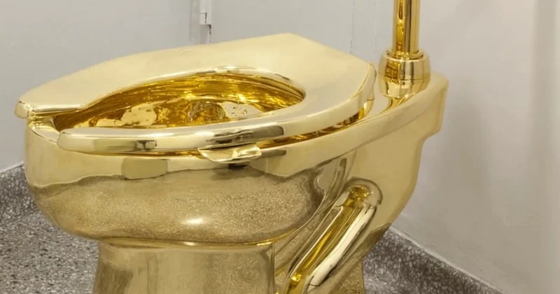 “Amerika” adlı qızıl tualetin satış qiyməti ŞOK ETDİ Tramp İZİ KONKRET