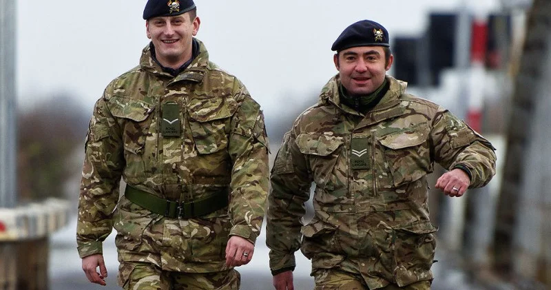 Böyük Britaniyadan hərbçilərə avtomobil QADAĞASI