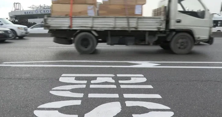 Выделенная полоса на трассе Баку Сумгайыт вызвала волну недовольства у автомобилистов Реакция AYNA