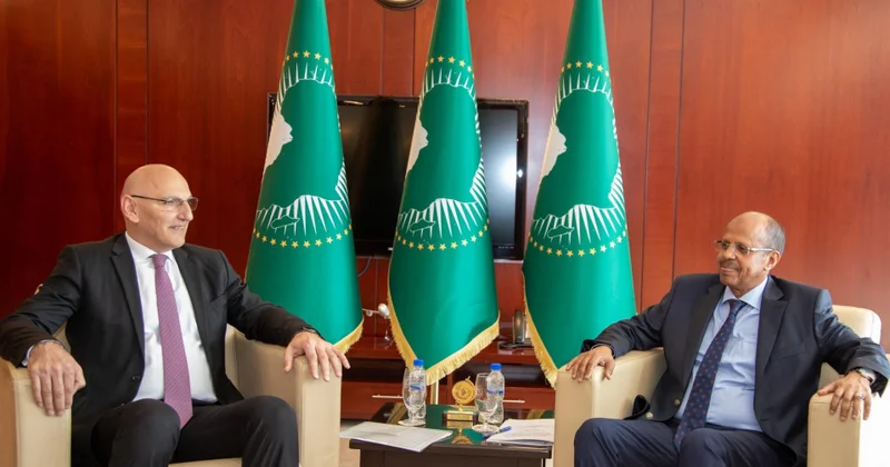 Алиев пригласил председателя Комиссии Африканского союза на WUF13 Minval Politika