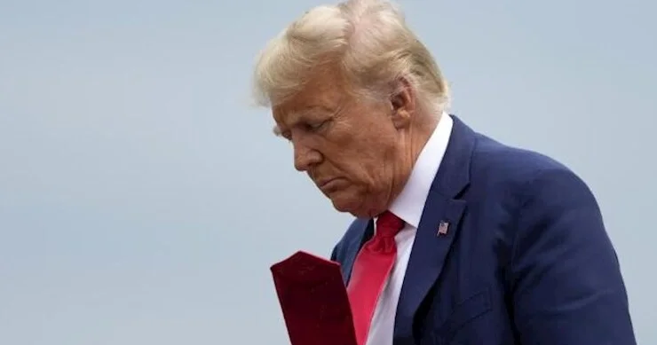 Trampın nüfuzu ən aşağı səviyyəyə düşüb