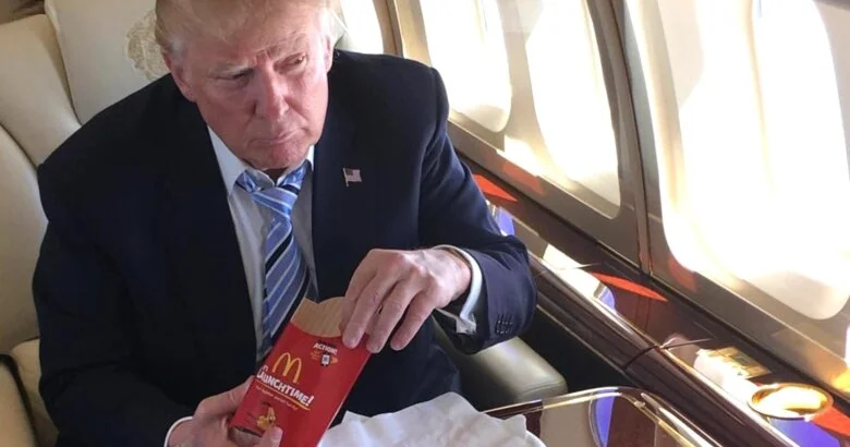 Tramp özünü sadiq “fast food” müştərisi sayır