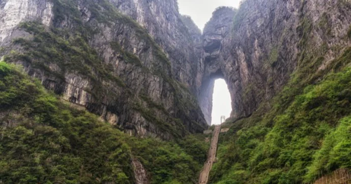 Avtomobil reklamı rüsvaylıqla bitdi VİDEO