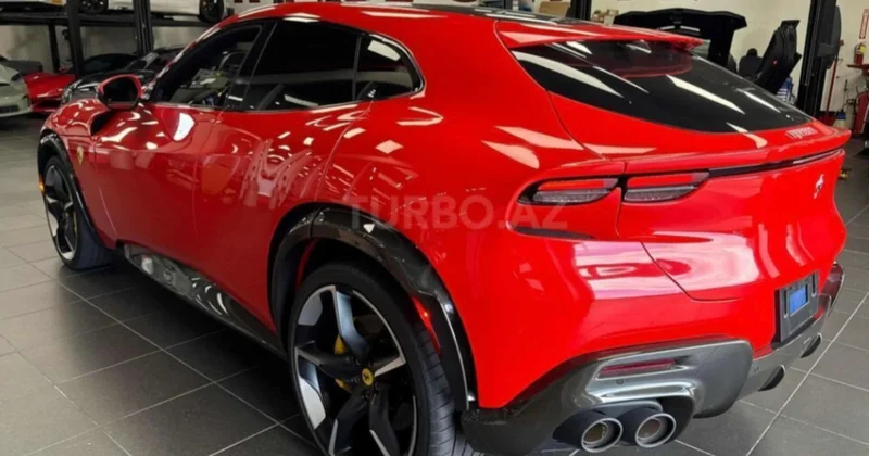 Azərbaycanda şok qiymətə “Ferrari” satılır FOTOLAR