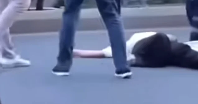 Dayanacağa gedirdi, maşın vurub öldürdü