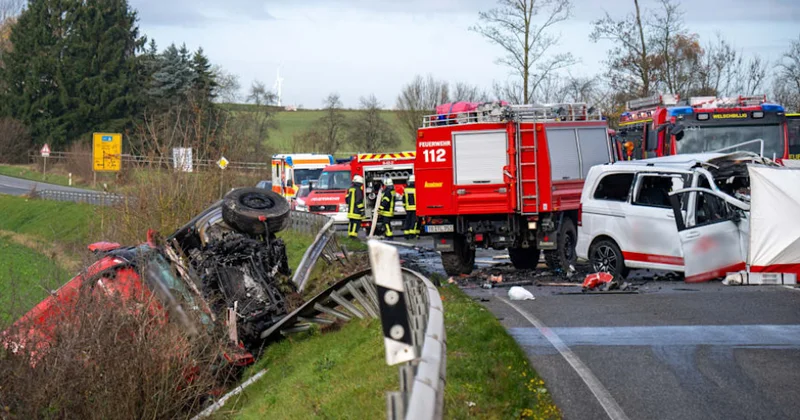 Almaniyada ağır yol nəqliyyat hadisəsi nəticəsində 4 nəfər həlak olub
