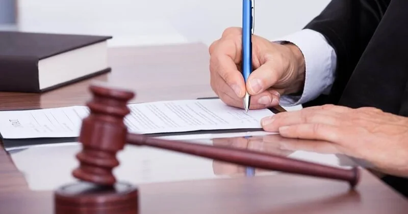 Bu ixtisası bitirənlər də məhkəmə iclas katibi işləyə biləcəklər RƏSMİ