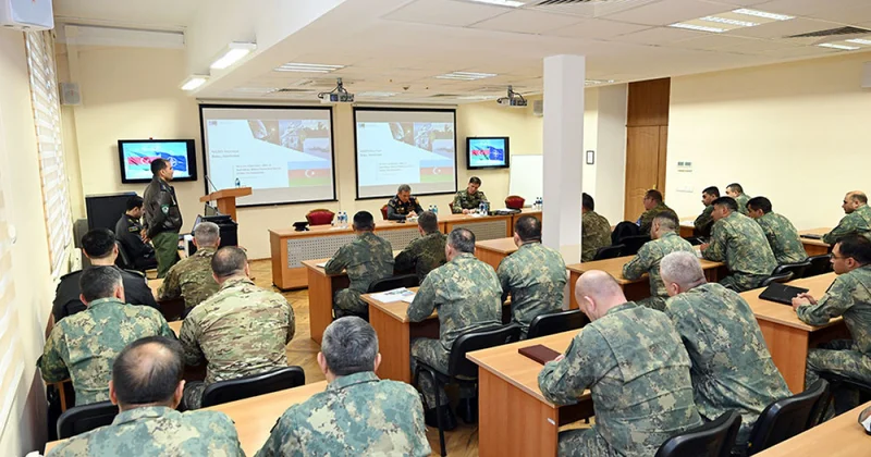 В Азербайджане стартовал курс НАТО ФОТО