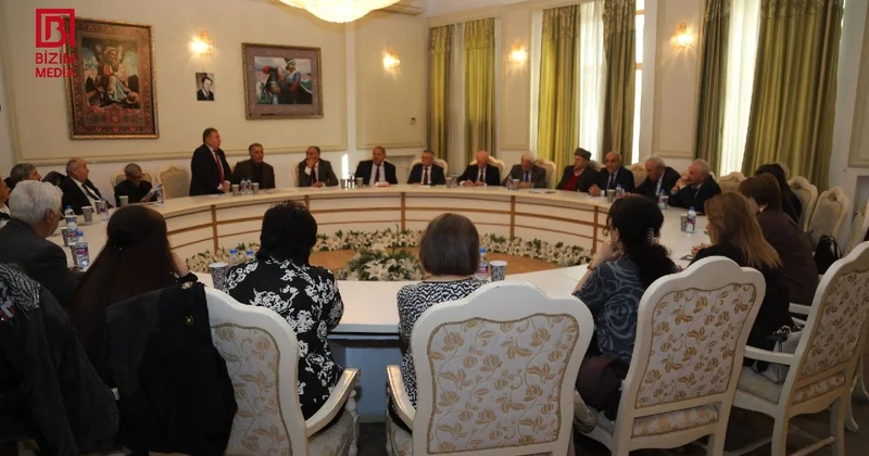 Bir əsrlik söz yolçuluğu Səsini itirən Gəray Fəzlinin 100 illiyi qeyd olundu FOTO