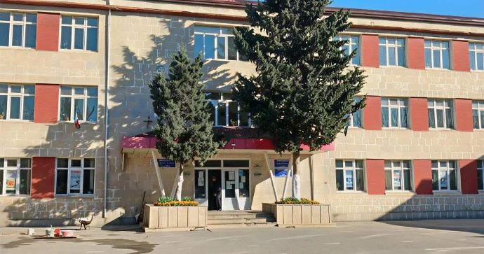 Məktəblinin şah damarını kəsib öldürdülər Bakıda baş verən cinayətin DETALLARI VİDEO