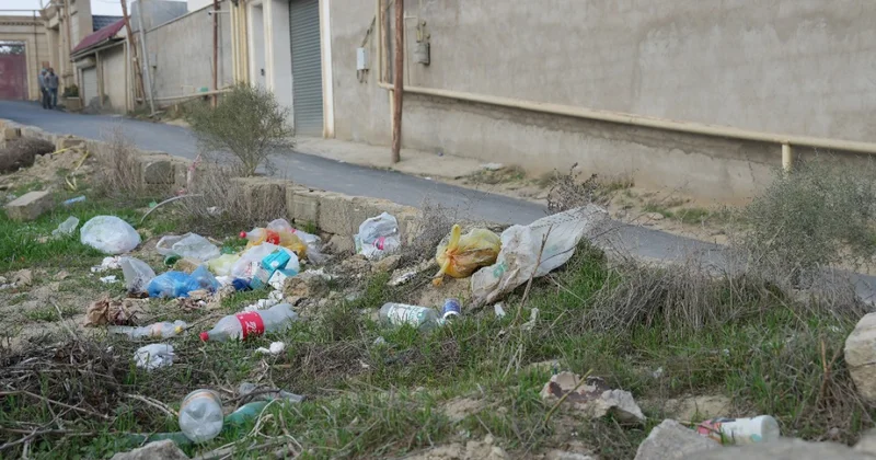 Бакинцев оставили между разбитыми дорогами, темными улицами и бесконечными очередями наш спецреп