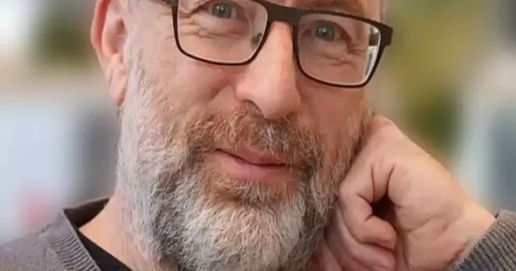 Vikipediya nın təsisçisi bir dəqiqədən sonra müsahibəni bitirdi: Bu, indiyə qədərki ən axmaq sualdır