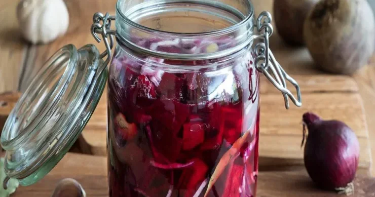 Çuğundurla marinad edilmiş soğan RESEPTİ