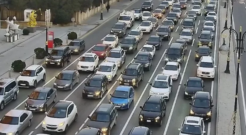 Bakıda tıxac olan yollar açıqlanıb SİYAHI