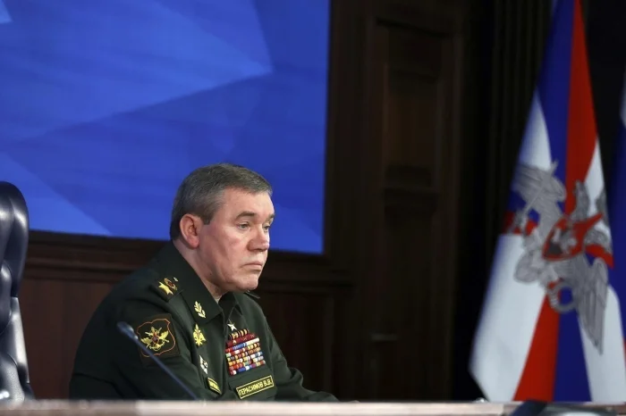 Gerasimov: Yaxın Şərqdə böyük müharibə riski var