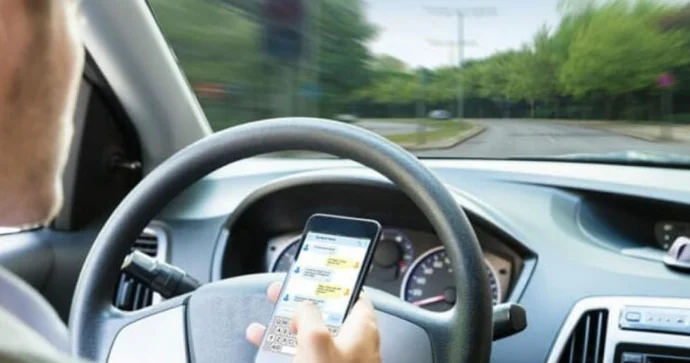 Sükan arxasında telefondan istifadə faciəyə səbəb ola bilər MÜTƏXƏSSİS VİDEO