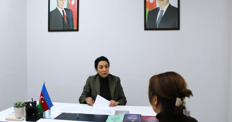 Ombudsman Səbinə Əliyeva vətəndaşların müraciətlərini dinləyib