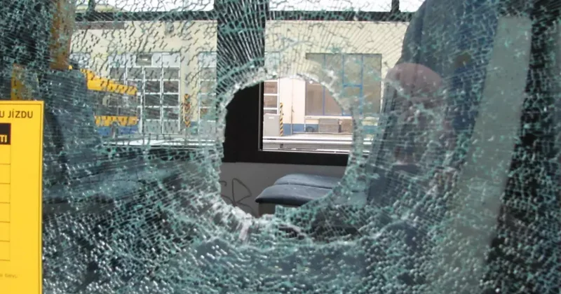 Пассажирский автобус сбил мать с ребенком в Губе