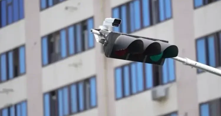 Bakıda “ağıllı svetoforlar” dövrü: Tıxac problemi həll oluna bilərmi? AÇIQLAMA