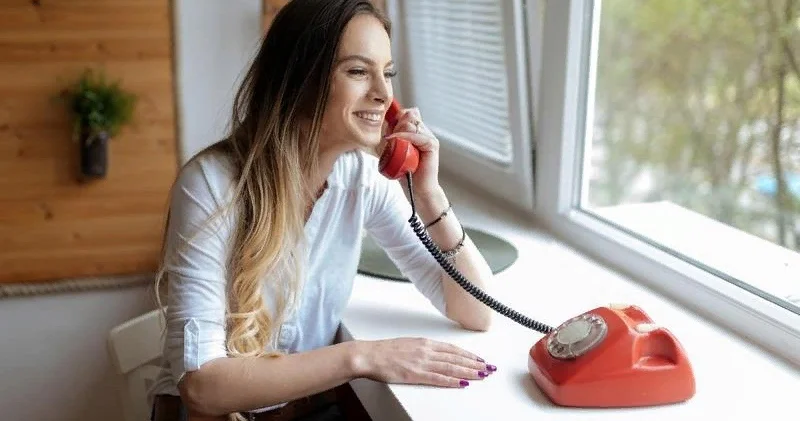 Ev telefonlarına ehtiyac varmı? SOSİOLOQ AÇIQLADI