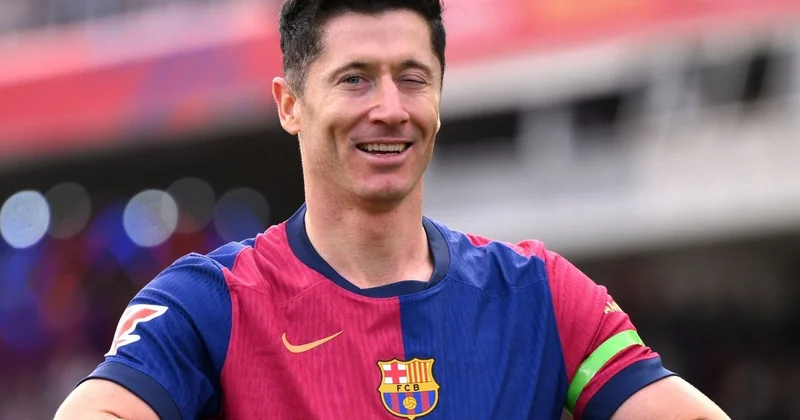 Levandovski “Barselona”da daha bir il oynamaq üçün maaşının azaldılmasına hazırdır