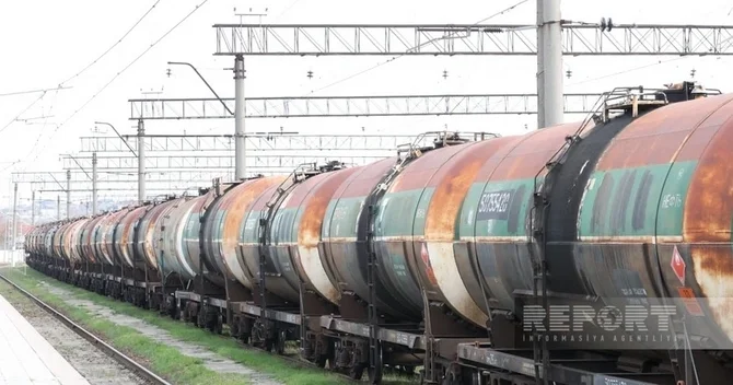 Ermənistana yanacaq daşıyan yük qatarı Böyük Kəsik stansiyasından yola salınıb