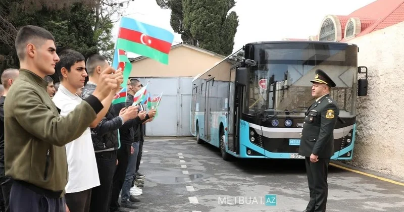 Hərbi xidmətə yararsız şəxslərin nəzərinə