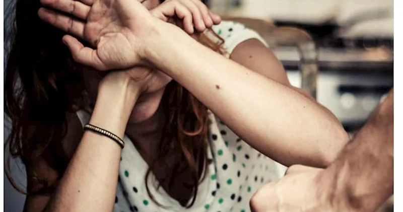 Kişi qeyri rəsmi münasibətdə olduğu qadına xəsarət yetirdi